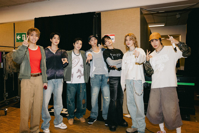 Hàng nghìn người xuống đường biểu tình vì concert BTS tại Chile bị từ chối cấp phép Ảnh 1