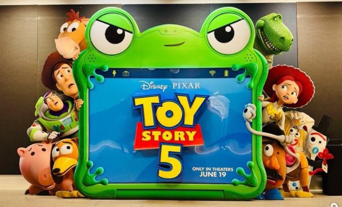 Toy Story 5 xếp thứ hai nhưng vẫn duy trì doanh thu ổn định, nâng tổng doanh thu toàn cầu lên khoảng 764 triệu USD. Ảnh: Disney/Pixar.