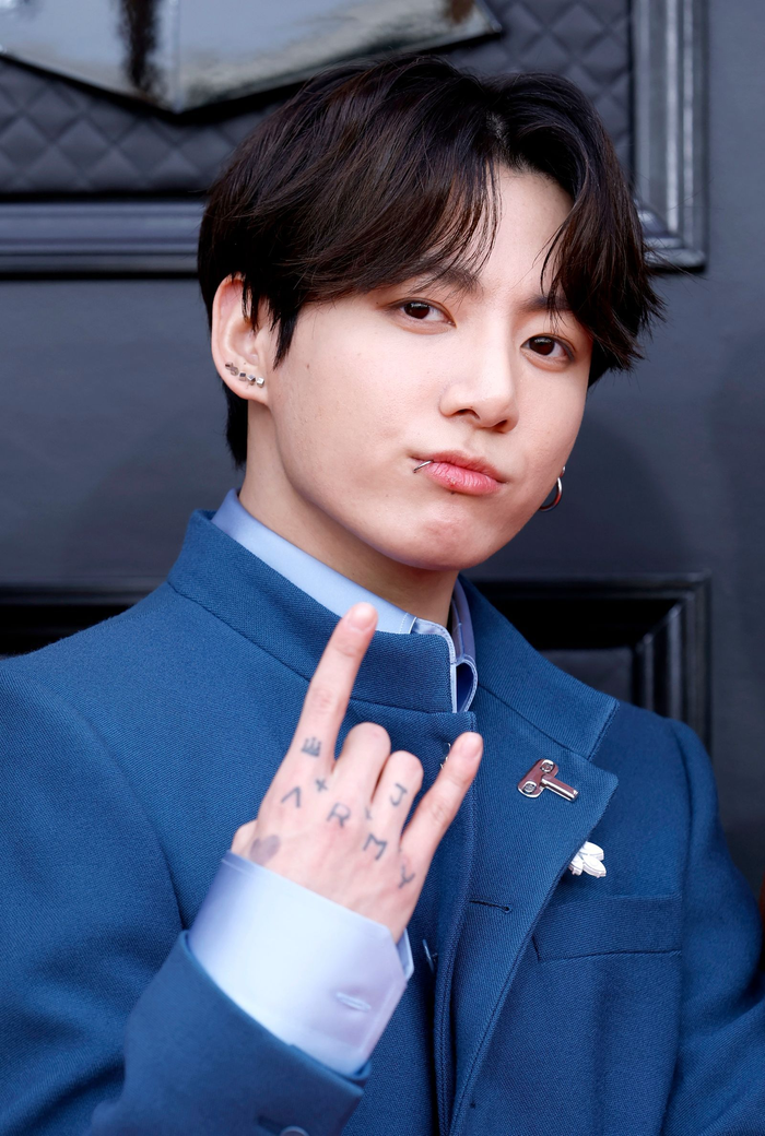 Jung Kook (BTS) vướng tin đồn hẹn hò với 'cô gái tóc vàng'. (Nguồn: Instagram nhân vật)