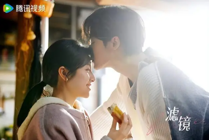 Đàn Kiện Thứ và Lý Lan Địch tạo nên những tình huống dở khóc dở cười trong bộ phim kỳ ảo mang ý tưởng hoán đổi ngoại hình vô cùng độc đáo của biên kịch Đồng Hoa. Ảnh: NSX