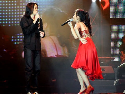 Hoài Linh và Cẩm Ly từng là cặp song ca được khán giả yêu mến.