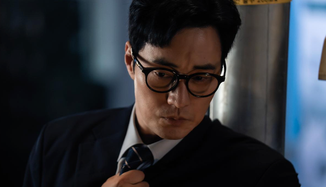 So Ji Sub hóa người cha đơn thân trong phim mới. Ảnh: Netflix