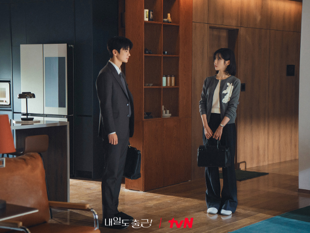 Khoảnh khắc gặp gỡ riêng tư của Cha Ji Yoon và Kang Si Woo thu hút sự chú ý.