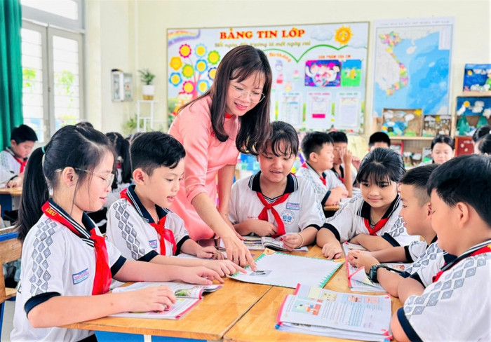 Từ năm học 2029-2030, tất cả học sinh trên phạm vi toàn quốc được miễn phí sách giáo khoa