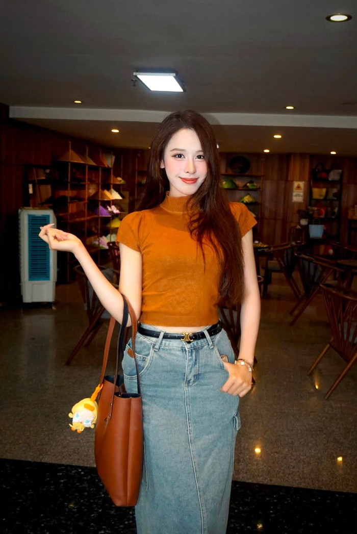 Á hậu Ngọc Hằng khoe nhan sắc ngọt ngào trong loạt ảnh đời thường. (Nguồn: FBNV)