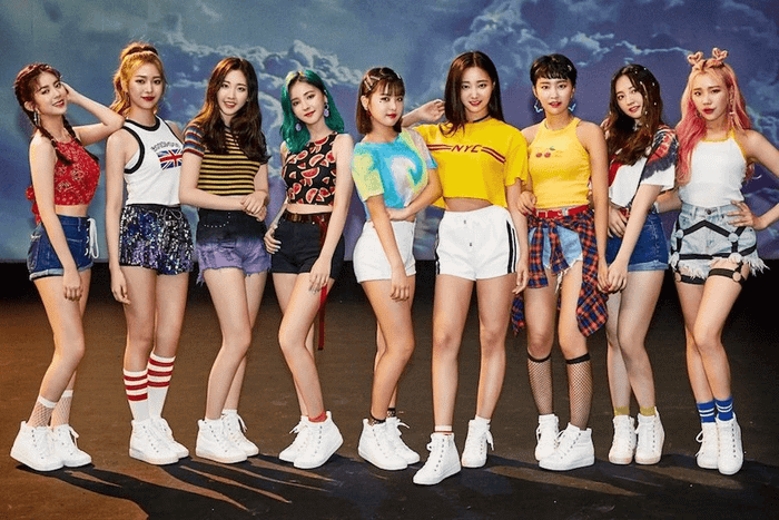 Thành viên MOMOLAND trải lòng về nghề idol.