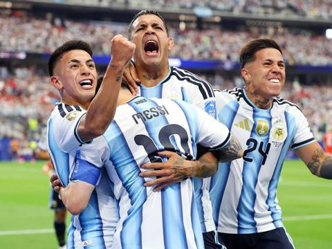 Argentina đã phải rất vất vả mới giành vé vào vòng 1/8 và giờ đây sẽ đối đầu với một tuyển Ai Cập đầy quyết tâm trong lần đầu tiên góp mặt ở giai đoạn này của World Cup. Ảnh: FIFA