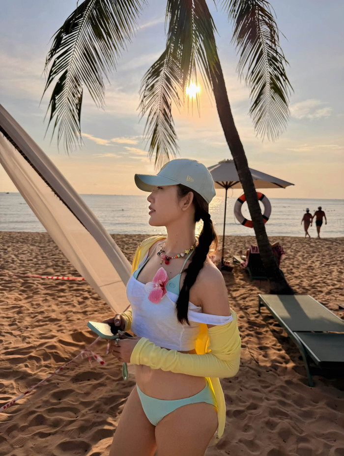 Thúy Ngân từng thoải mái 'sống ảo' trong chuyến đi du lịch gần nhất. Ảnh: FBNV