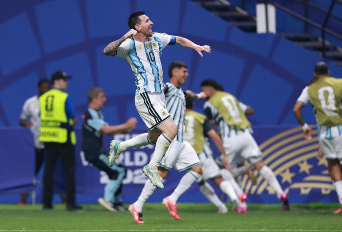 Lionel Messi tiếp tục viết nên lịch sử khi lần thứ tư được vinh danh Cầu thủ xuất sắc nhất trận tại World Cup 2026. Ảnh: FIFA
