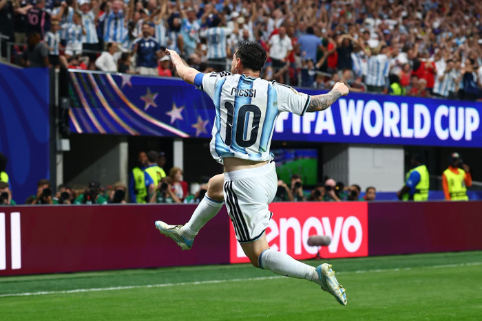 Lionel Messi tiếp tục viết lại lịch sử World Cup với chuỗi chín trận liên tiếp ghi bàn, điều chưa cầu thủ nào làm được. Ảnh: FIFA