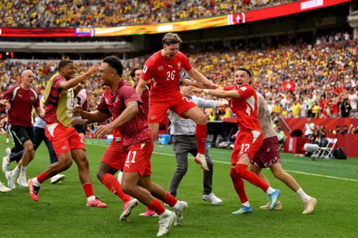Thụy Sĩ đánh bại Colombia trên chấm luân lưu để lần đầu vào tứ kết World Cup sau 72 năm chờ đợi. Ảnh: FIFA
