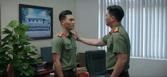 Tuyến nhân vật chính của phim là Phạm Minh do Hà Việt Dũng thể hiện, cùng đại úy Quang Tuấn do Xuân Phúc đảm nhận.