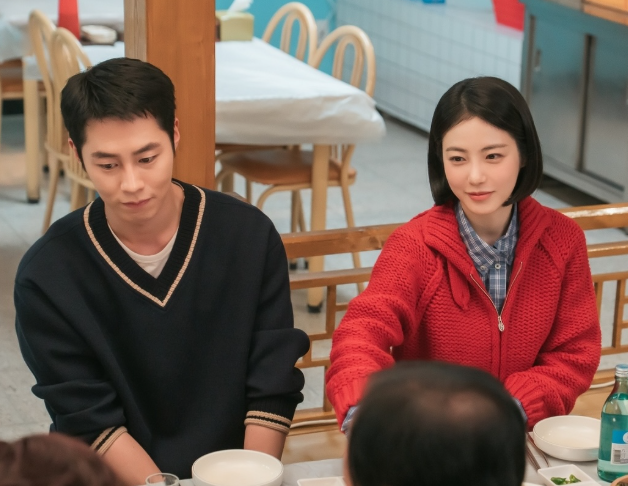 Lee Jae Wook và Shin Ye Eun khép lại hành trình chữa lành trên đảo Pyeondong.