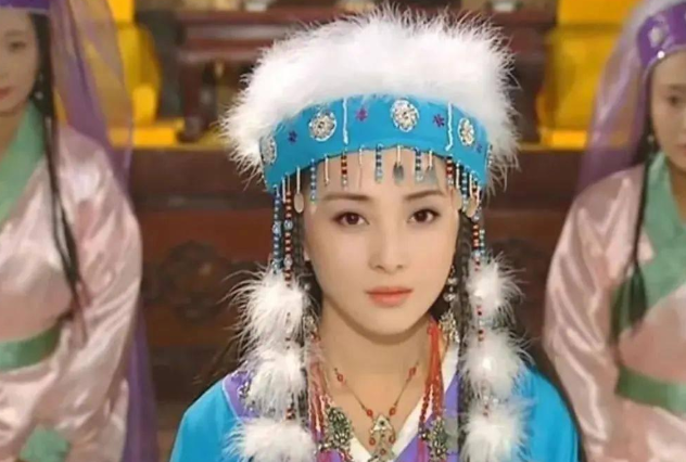 Hàm Hương là một trong những nhân vật để lại nhiều dấu ấn nhất của Hoàn Châu Cách Cách nhờ nhan sắc và câu chuyện tình đầy bi thương.