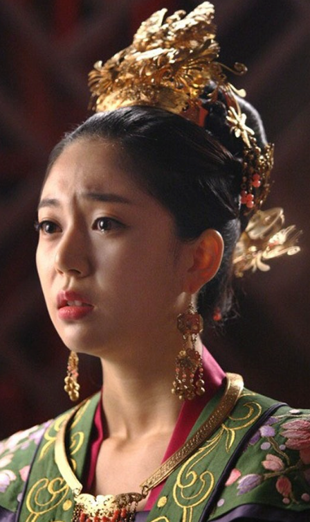 Là câu chuyện về Ki Seung Nyang, cô gái Cao Ly trở thành Hoàng hậu của nhà Nguyên sau hành trình đầy gian truân. Bộ phim nổi bật với những màn đấu trí chốn hậu cung, tranh đoạt quyền lực cùng chuyện tình nhiều day dứt, khẳng định đẳng cấp diễn xuất của Ha Ji Won.
