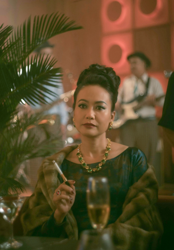 Hồng Ánh vào vai bà chủ vũ trường Kim Đô đầy tham vọng và nhiều biến động nội tâm. Ảnh: NSX&nbsp;
