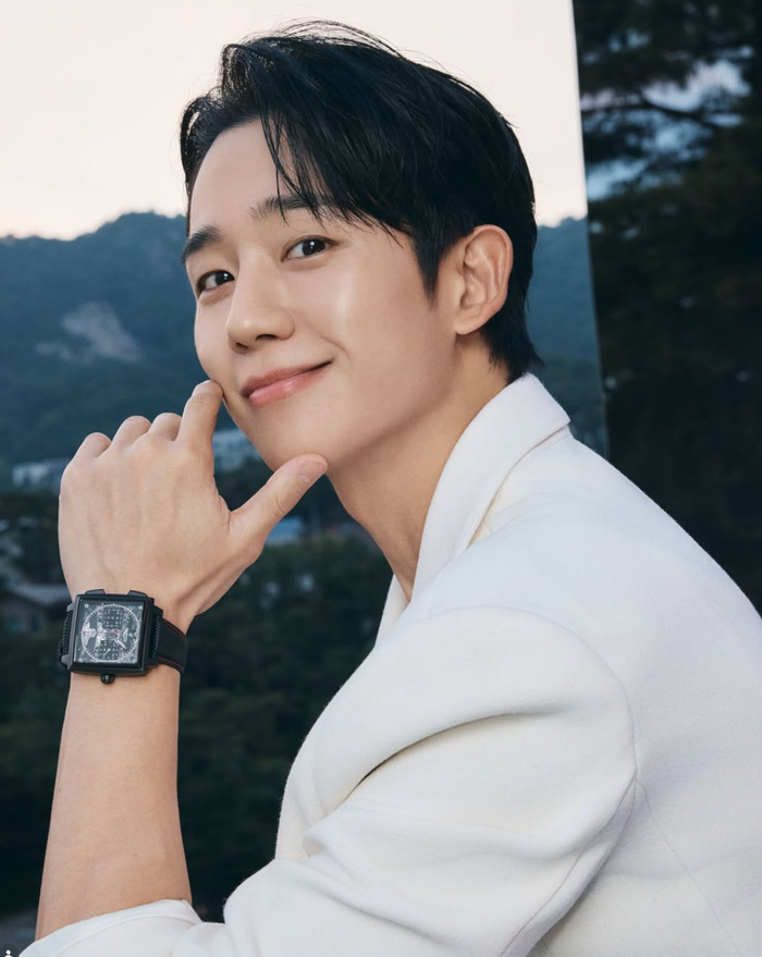 Jung Hae In sở hữu vẻ ngoài điển trai với hàng loạt tác phẩm ấn tượng ở tuổi 38. Ảnh: SNS