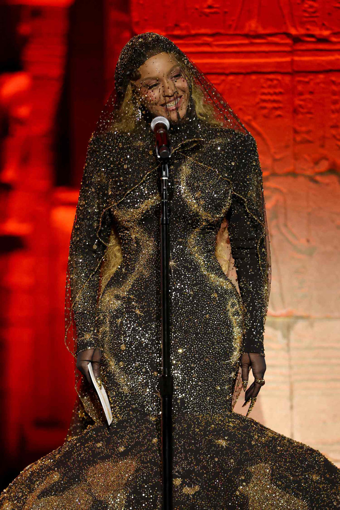 Beyoncé lao dốc với ca khúc mới Ảnh 2