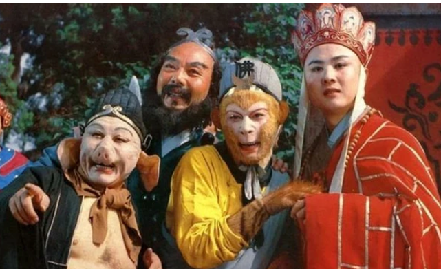 Đường Tăng dần trở thành điểm tựa của Tôn Ngộ Không. Dù hiều lần bị hiểu lần, Ngộ Không vẫn một mực bảo vệ sư phụ.&nbsp;