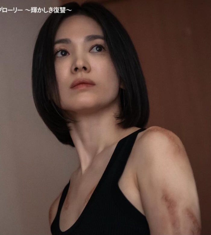 Mỗi lần nhớ lại nỗi đau thể xác đã lẫn tinh thần đã chịu đựng, Moon Dong Eun quyết tâm học tập để trả thù cho bằng được.&nbsp;