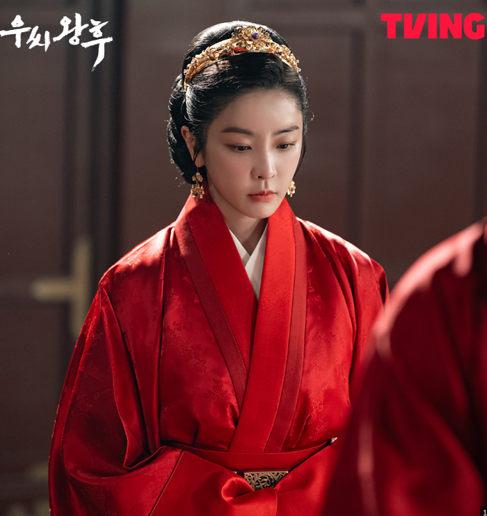 Nữ hoàng Woo (Queen Woo) là hành trình đầy kịch tính của Woo Hui trong cuộc đấu tranh sinh tồn chốn cung đình đầy nguy hiểm và tham vọng.