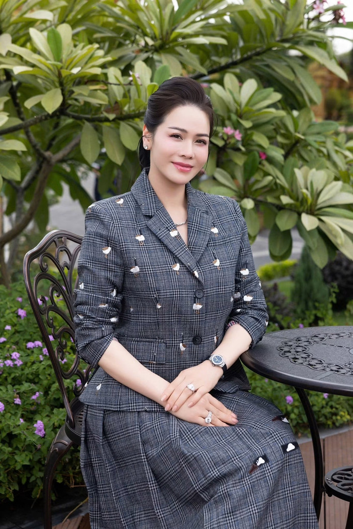 Sau nhiều năm tập trung cho gia đình và sự nghiệp, Nhật Kim Anh cho thấy cô vẫn sẵn sàng mở lòng, nhưng chỉ khi gặp được người thực sự phù hợp. (Ảnh: FBNV)