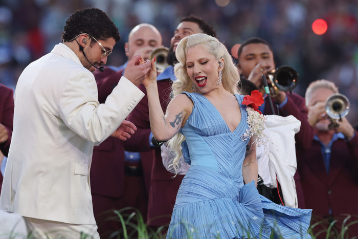 Bad Bunny phá kỷ lục tồn tại suốt một thập kỷ của Lady Gaga Ảnh 3