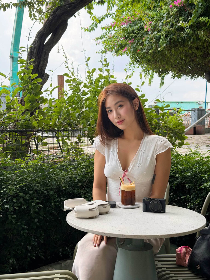 Mỗi lần xuất hiện, Hoa hậu Phương Linh đều khiến cộng đồng mạng dậy sóng vì nhan sắc của mình. (Nguồn: FBNV)