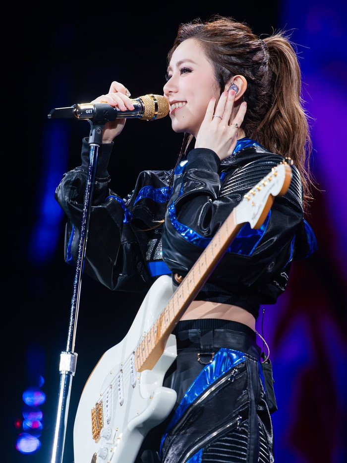 Hủy ba đêm concert do bão, Đặng Tử Kỳ có hành động ghi điểm tuyệt đối Ảnh 3