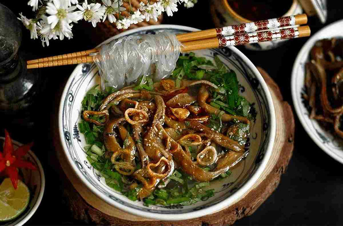 Miến lươn ở quê Hồ Văn Cường và Phương Oanh: Hai hương vị quê nhà, mỗi nơi một nét riêng Ảnh 2