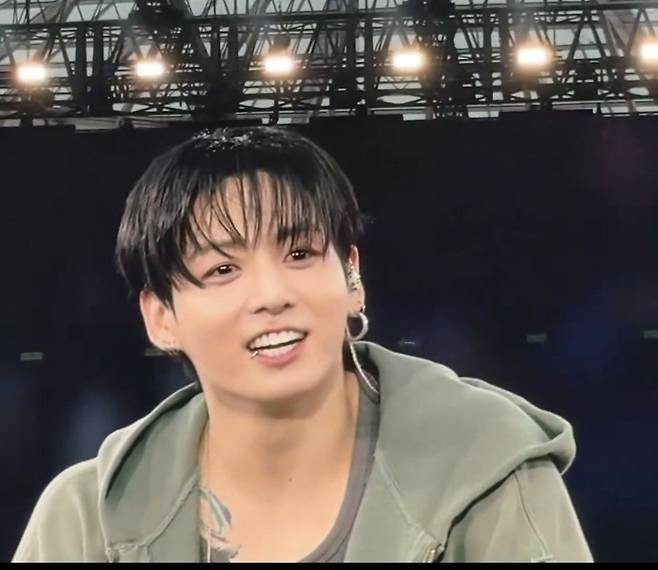 Jungkook (BTS) bị chấn thương Ảnh 3