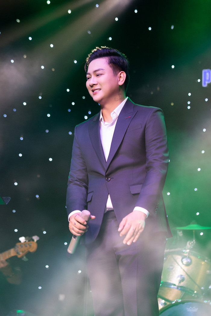 Tuy nhiên những sản phẩm âm nhạc gần đây của Hoài Lâm chưa thành công như kỳ vọng (Ảnh: FBNV).