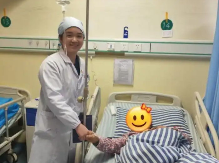 Xuất hiện vết lạ trên da đầu nhưng chủ quan, người phụ nữ 56 tuổi rơi vào nguy kịch Ảnh 2