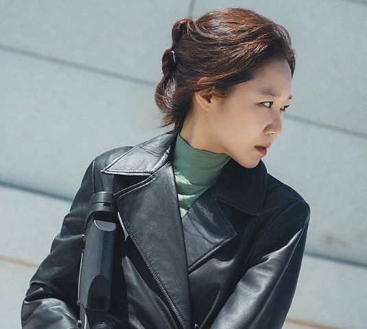 Gong Hyo Jin trở lại với hình tượng nữ sát thủ bí ẩn trong A Bona Fide Killer.