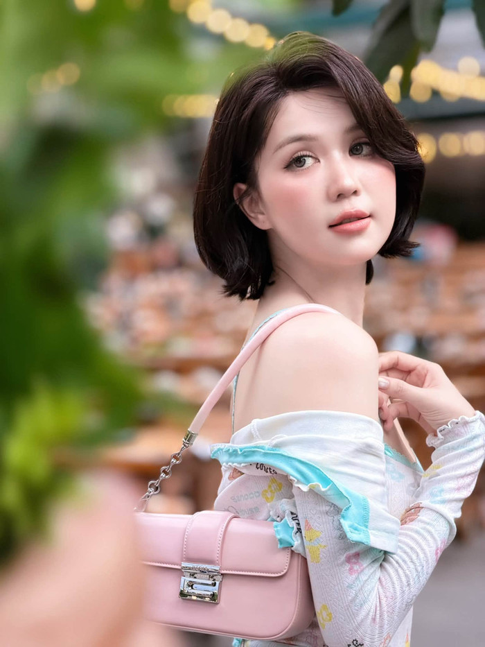 Ở tuổi 36, kết quả của Thẩm Mỹ Viện Âm Phủ cho thấy niềm hạnh phúc chưa thật sự trọn vẹn của cô trên địa hạt điện ảnh. (Ảnh: FBNV)