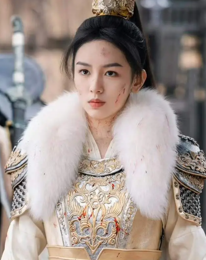 Sở hữu gương mặt điện ảnh sắc sảo, Châu Dã vẫn bị chê thiếu sự tinh tế trong việc thể hiện diễn biến nội tâm nhân vật. Ảnh: NSX