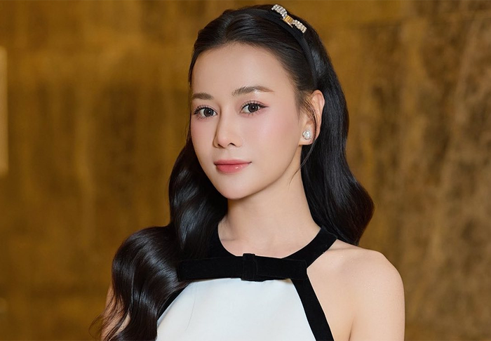 Sau thời gian dài vắng bóng, Phương Oanh đang dần xuất hiện trở lại theo một cách rất khác.