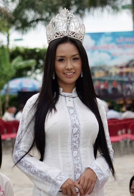 Hình ảnh thời Hoa hậu Mai Phương Thúy mới đăng quang.