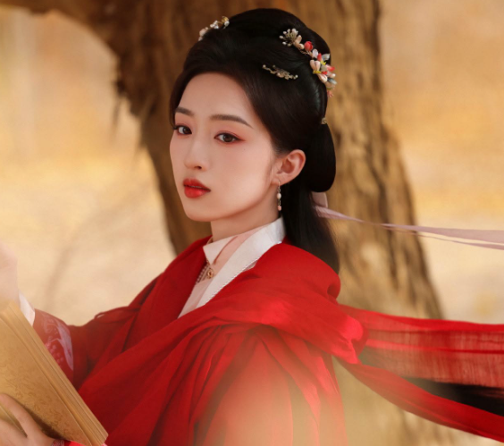 Đặng Ân Hy vào vai cô gái tìm cách thoát khỏi vòng xoáy gia tộc. Ảnh: Weibo.