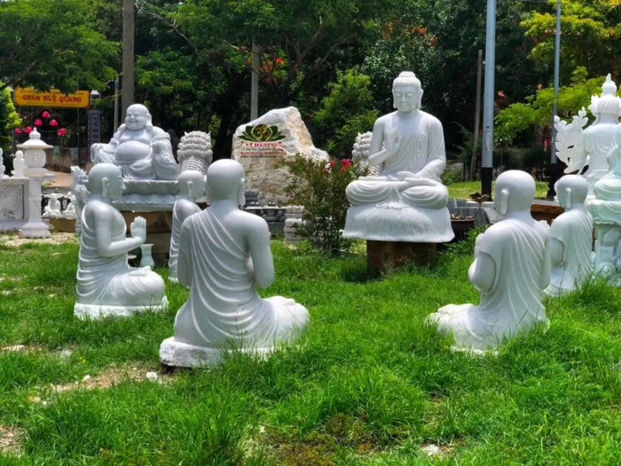 Làng đá mỹ nghệ Non Nước hơn 400 năm hình thành và phát triển. Ảnh: Sưu tầm