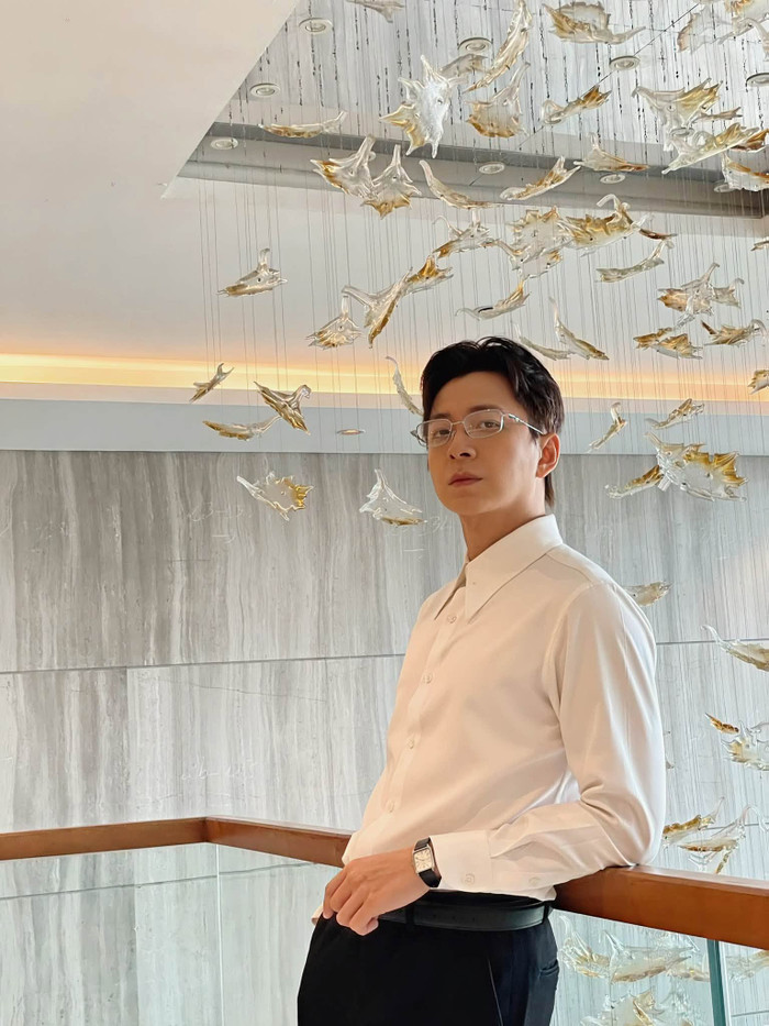 Nam ca sĩ thường xuất hiện với hình ảnh chuẩn 'nam thần'.&nbsp;