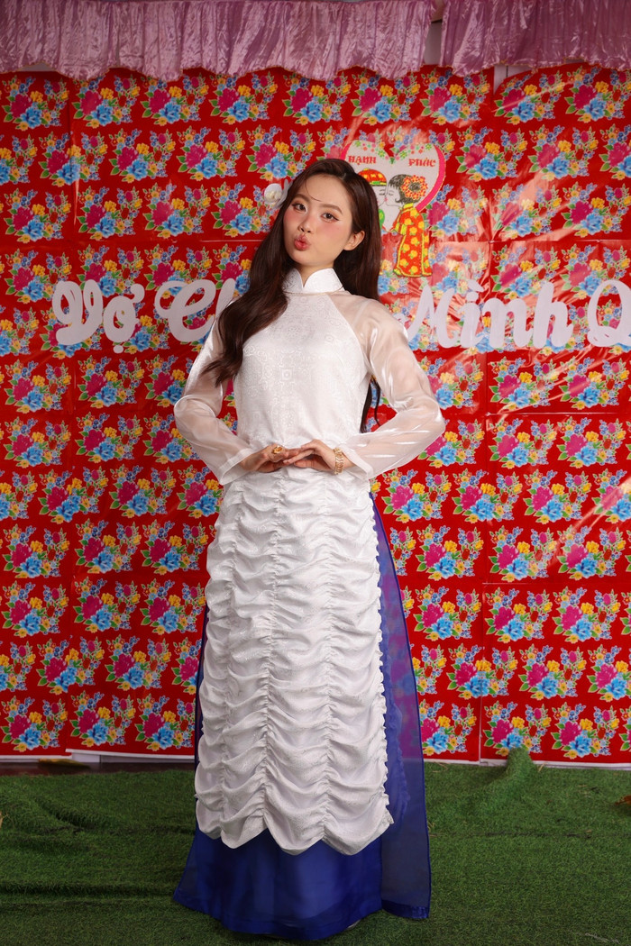 Việc khán giả quan tâm mối quan hệ giữa Phương Mỹ Chi với Bảo Định, thay vì dự án âm nhạc vô tình khiến nhiều người tiếc nuối.