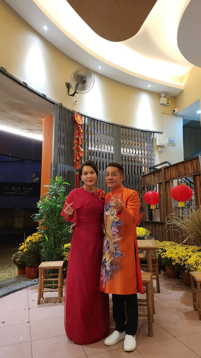 Minh Nhí và Việt Hương cùng góp sức tạo thêm cơ hội cho các nghệ sĩ trẻ. Ảnh: FBNV.