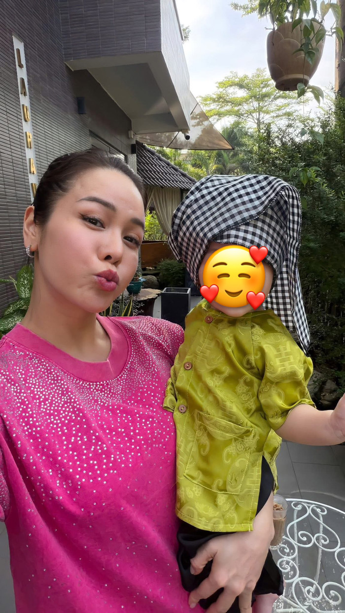 Những hình ảnh đời thường của gia đình Nhật Kim Anh thường nhận được nhiều sự chú ý từ công chúng. (Ảnh: FBNV)