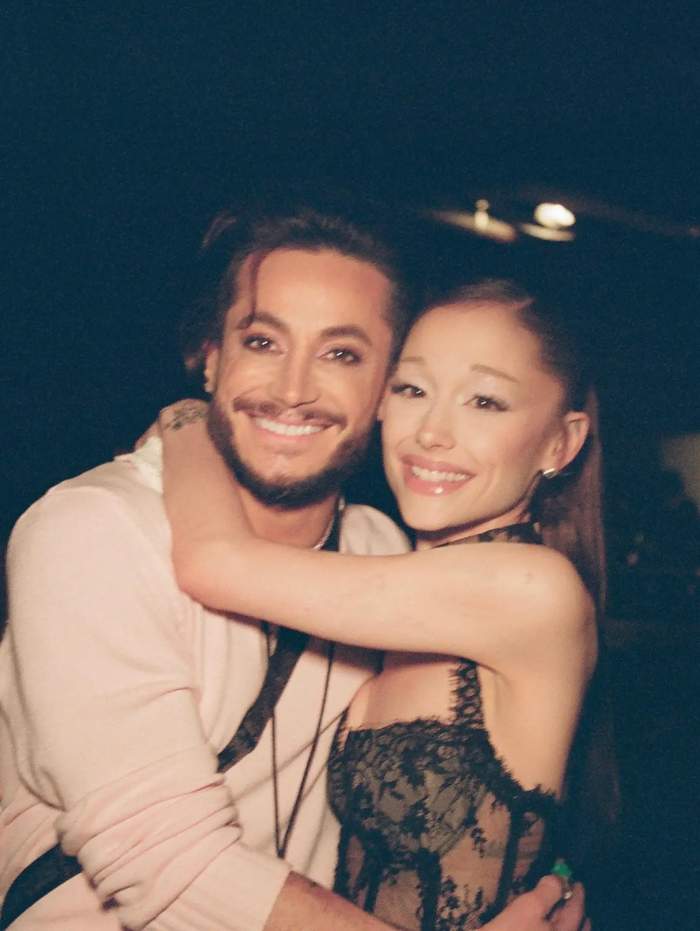 Ariana Grande và anh trai.