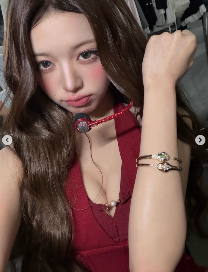 Jang Won Young (IVE) một lần nữa trở thành tâm điểm chú ý khi khoe loạt ảnh đời thường.
