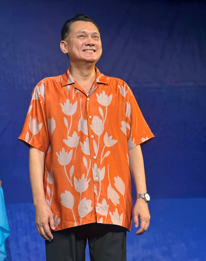 Hình ảnh NSƯT Hữu Châu luôn gần gũi và bình dị trong mắt học trò và đồng nghiệp. Ảnh: FBNV
