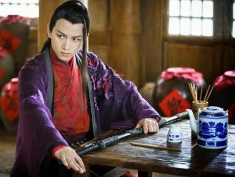 Lâm Bình Chi chấp nhận đánh đổi tất cả để luyện Tịch Tà Kiếm Phổ, mở đầu cho quá trình tha hóa của nhân vật.