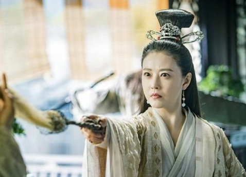 Chu Chỉ Nhược từng có tình cảm sâu đậm với Trương Vô Kỵ, nhưng cuối cùng không thể có được hạnh phúc mình mong muốn.
