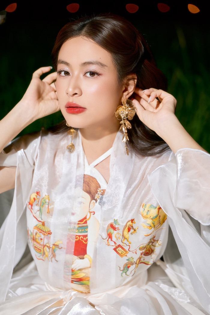 Hoàng Thùy Linh đã tốt nghiệp Thạc sĩ.